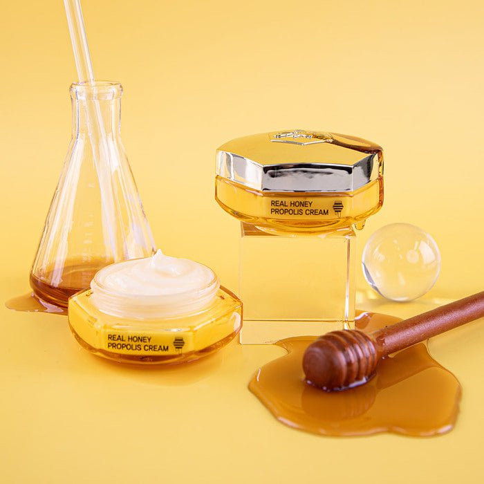 Farmstay Real Honey Propolis Cream – krem ushqyes dhe rigjenerues me mjaltë dhe propolis për lëkurë të shëndetshme nga Bassko.