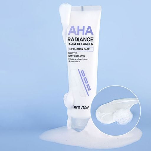 Farmstay AHA Radiance Foam Cleanser – shkumë pastruese me AHA për lëkurë të pastër dhe të ndritshme nga Bassko.