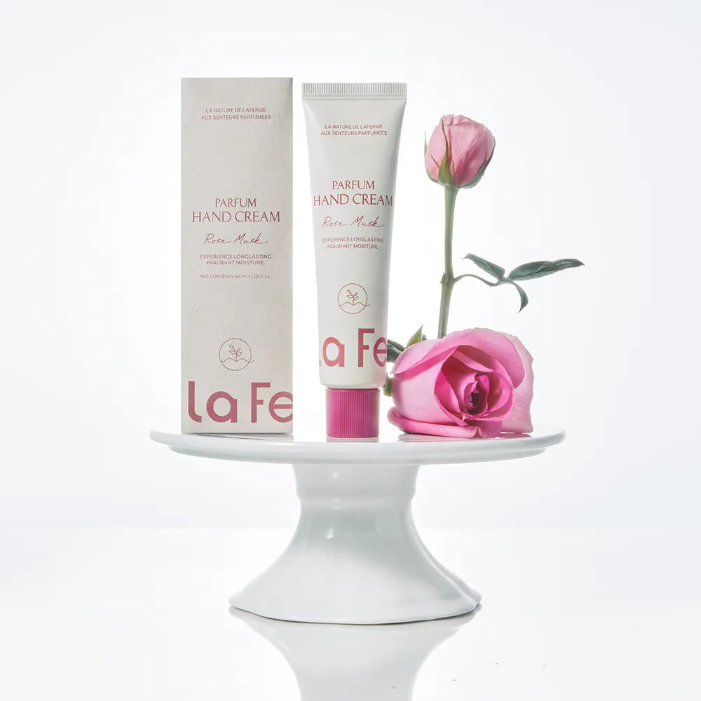 LaFerme Perfume Hand Cream (Early Blossom, Rose Musk, Pink Pepper) – krem duarsh aromatik dhe hidratues në tre aroma unike nga Bassko.